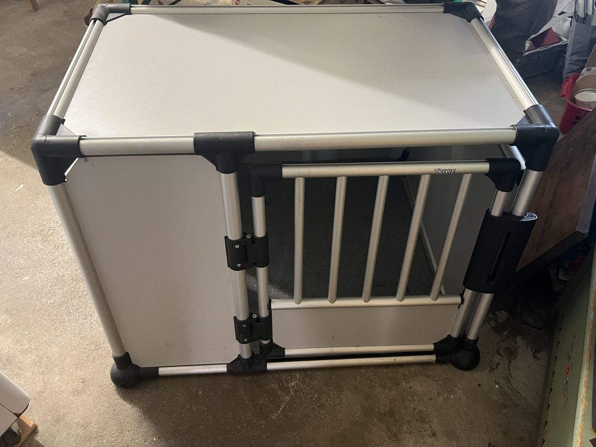 Cages, transport & sécurité: Hundebox – Neuf (Voir description) à Rheineck par rn8_qny6