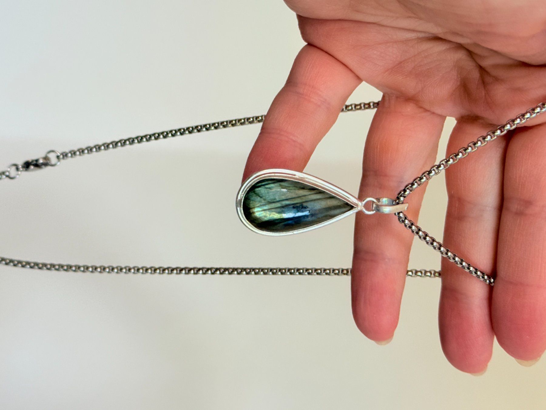 Catenine: Collier Larme Labradorite - Élégant et Unique! – Nuovo e nell'imballaggio originale da Genève venduto da AWWA 4