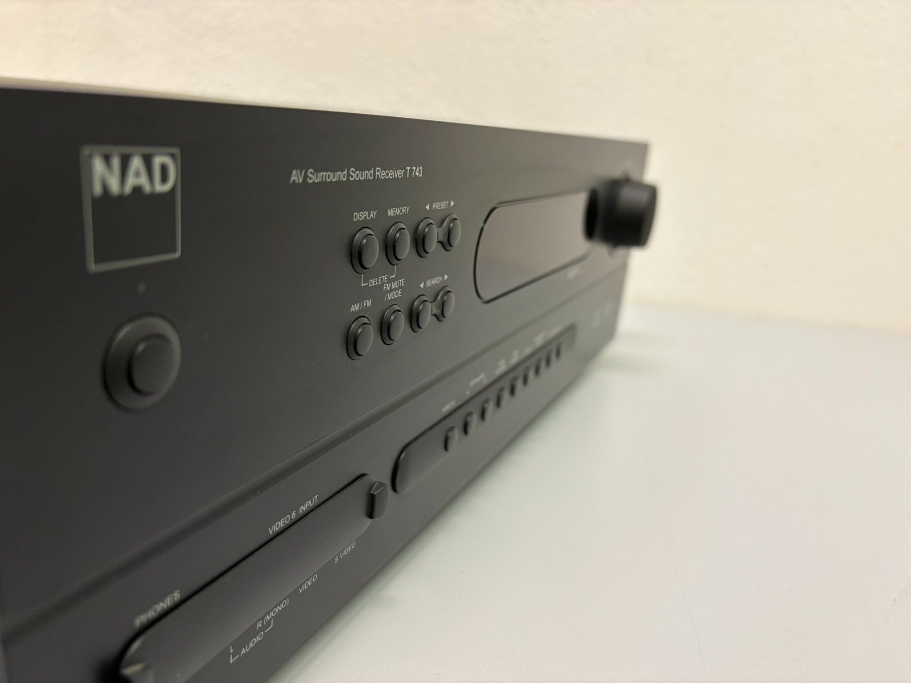 Nad Ricevitori: NAD AV Surround Sound Receiver T743 – Usato da Hochdorf venduto da av-electronics 3