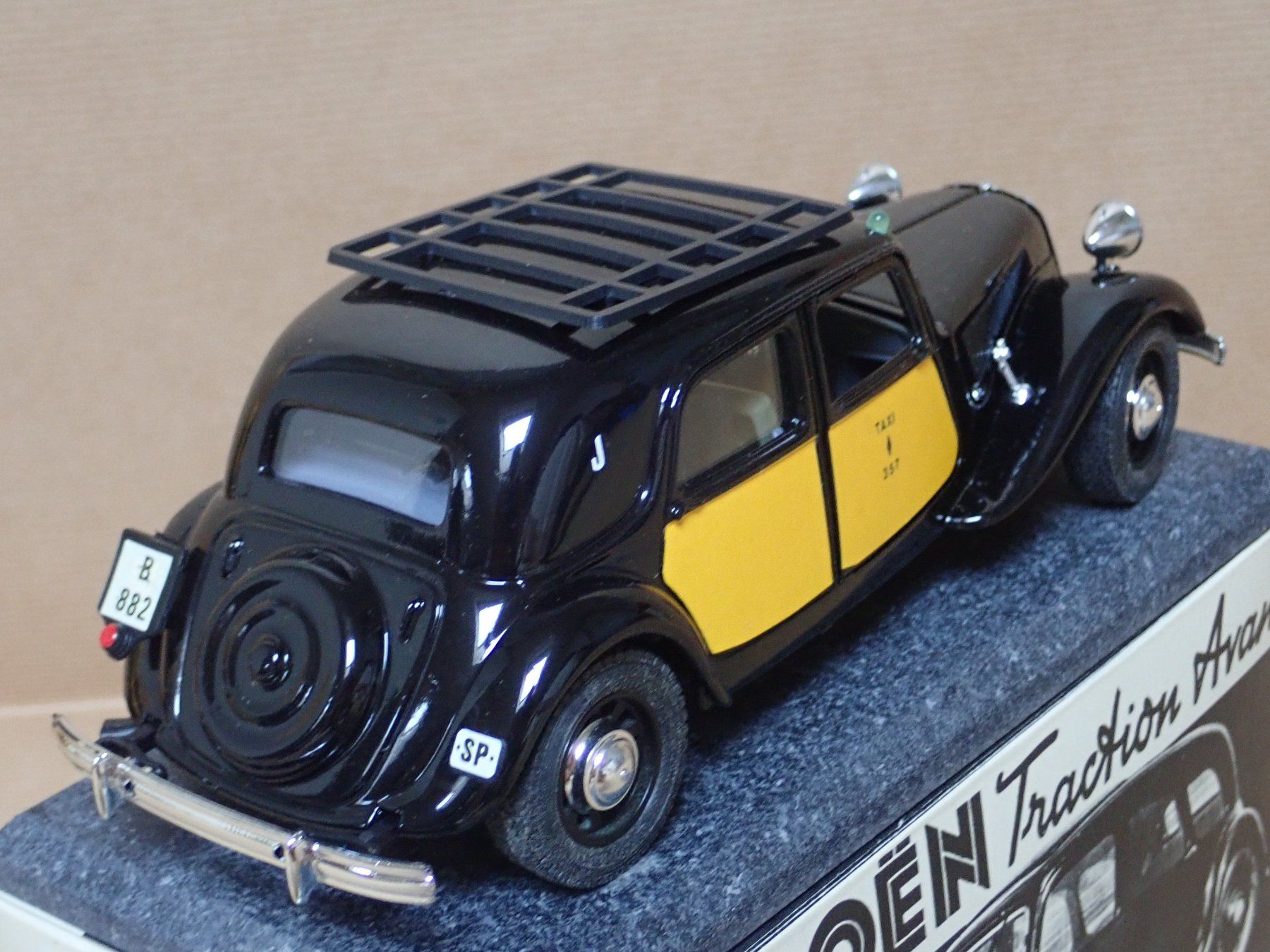 Citroen Traction Avant Taxi Barcelona Azur Burago 1 24 Neu Und 