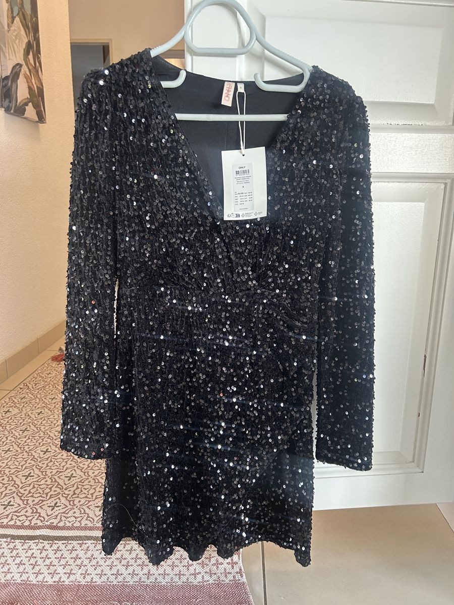 Only Vestiti: Only Sparkling Black Sequin Dress, Size S – Nuovo e nell'imballaggio originale da Marin-Epagnier venduto da Kty_1907 3