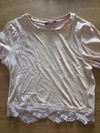 T-Shirt New Look beige mit Spitzenbesatz Grösse 38