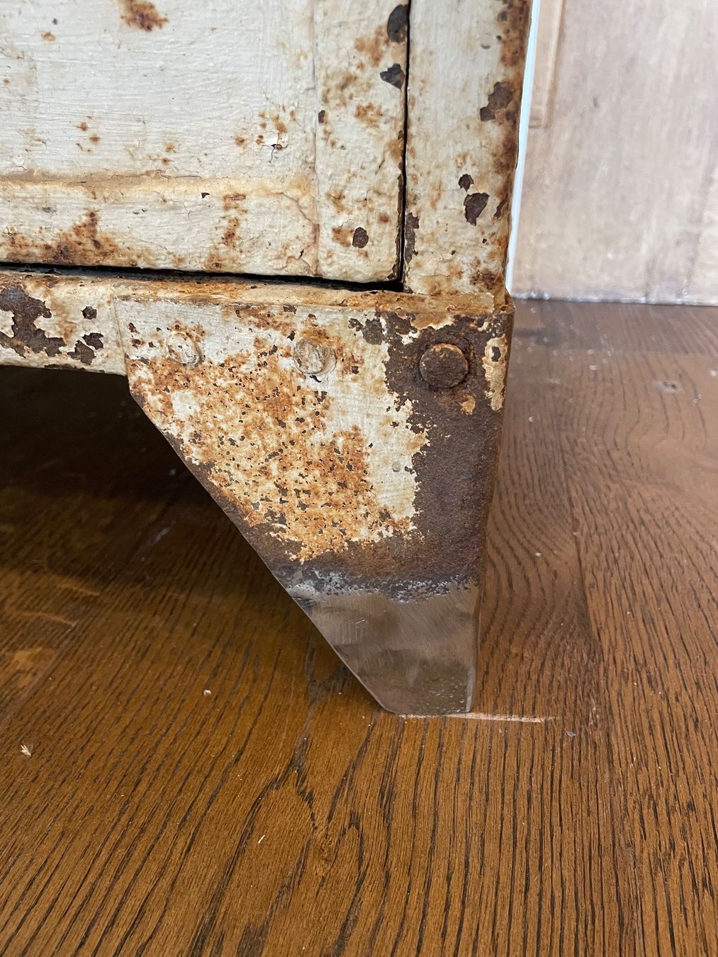 Schränke: Spind antiker Metallschrank Schliessfächer Schrank – Gebraucht aus Sirnach von dasrosahaus 5
