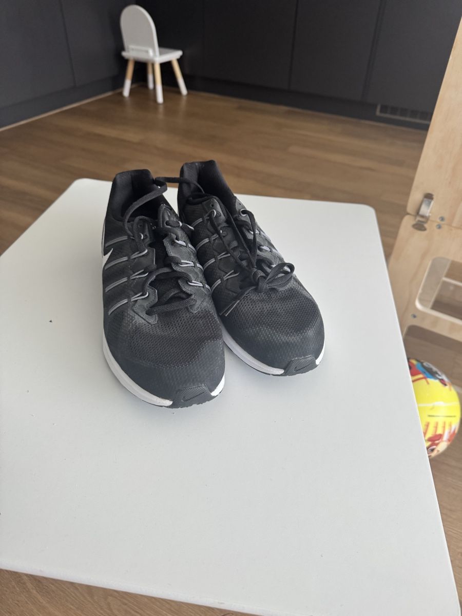 Nike Scarpe da uomo: Laufschuhe Nike schwarz  – Nuovo (secondo la descrizione) da Wohlen AG venduto da Ar_gu 1