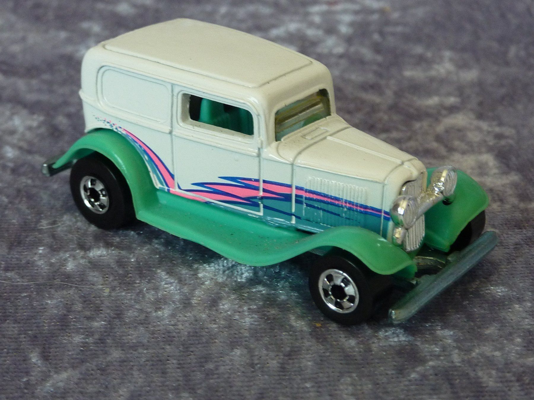 Hot Wheels Modellini d'auto: '32 Ford Delivery mint 1:64 – Usato da Dürrenäsch venduto da Cobra1ch