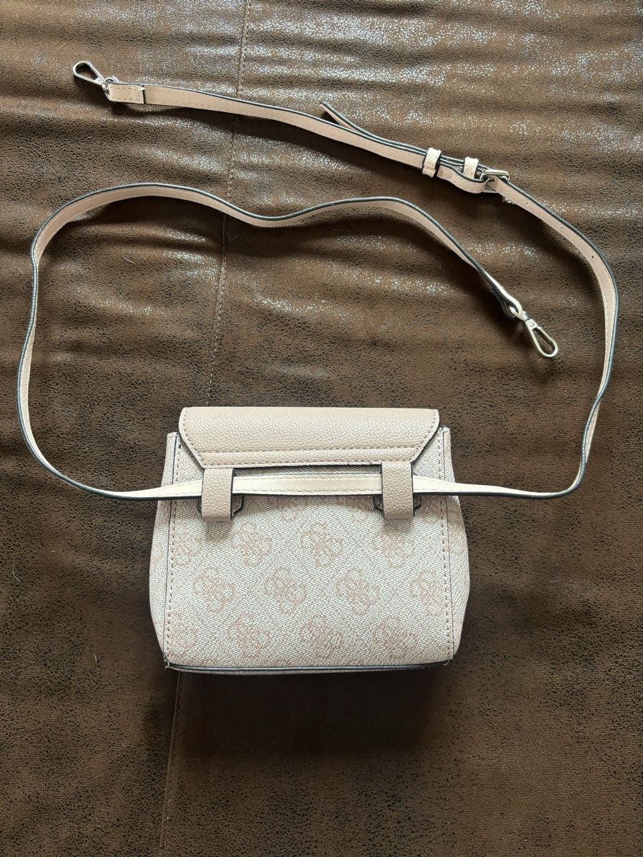 Guess Taschen für Damen: Guess Umhängetasche / Bauchtasche beige – Neu und originalverpackt aus Jonen von nomzeif 3