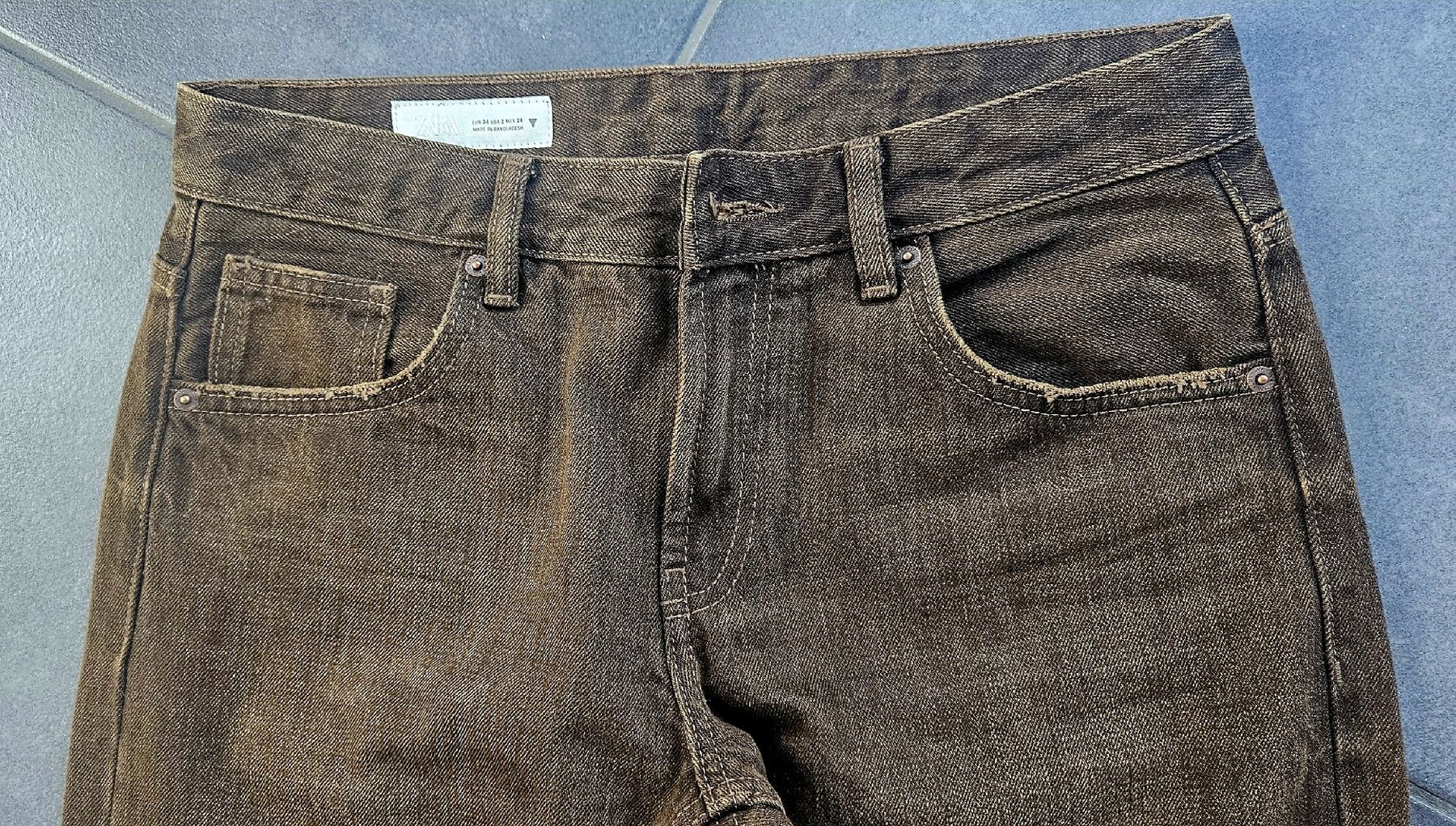 Zara Jeans: Zara Jeans Neu – Nuovo (secondo la descrizione) da Dübendorf venduto da mutti66 1