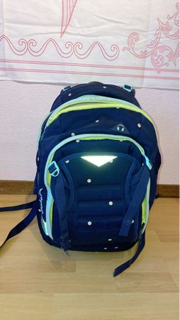 Schulrucksack von Satch, dunkelblau mit Pünktchen