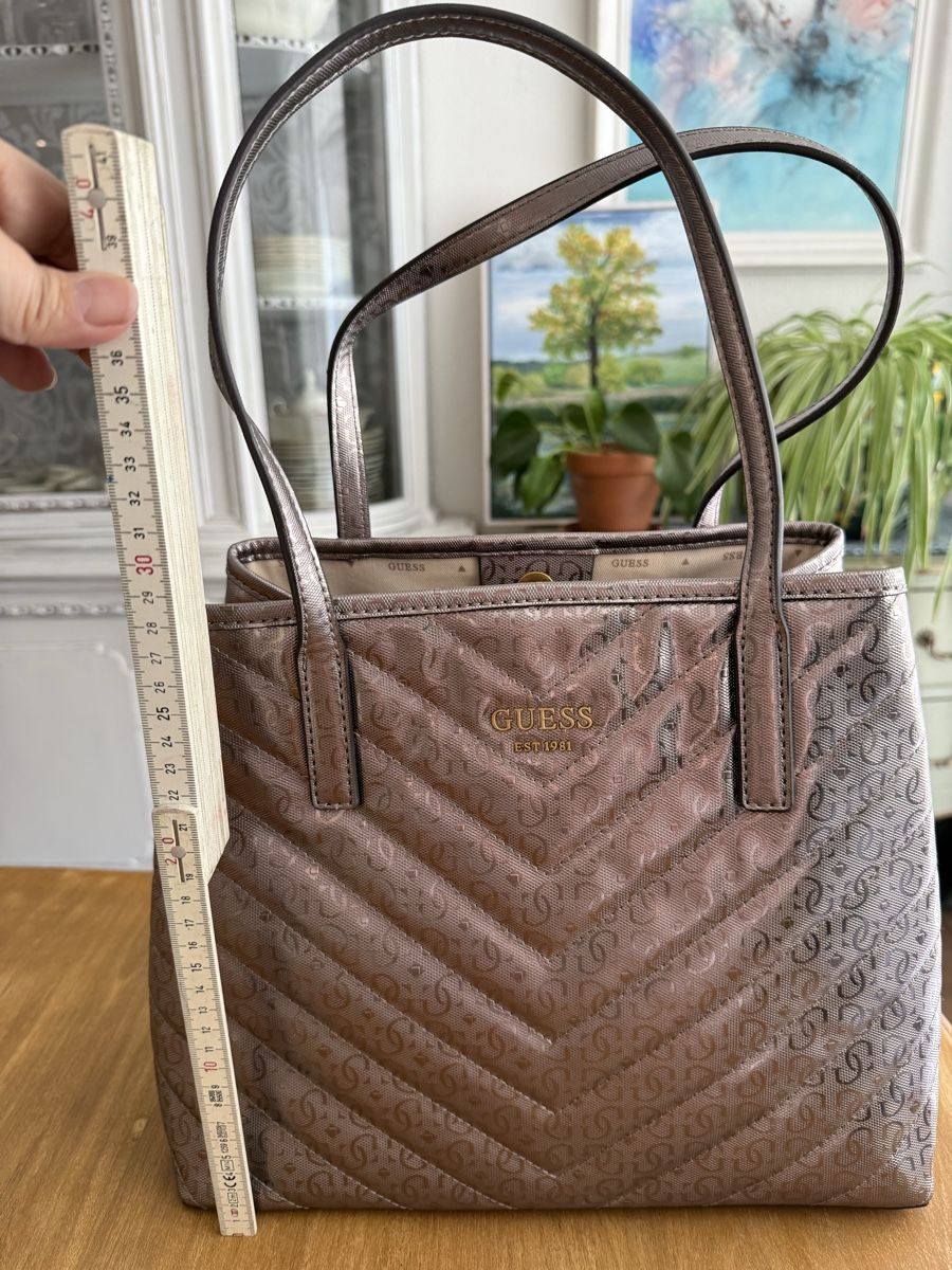 Guess Borse da donna: Handtasche Guess gesteppt metallic mit Innentasche – Usato da Allenwinden venduto da Caramia15 5