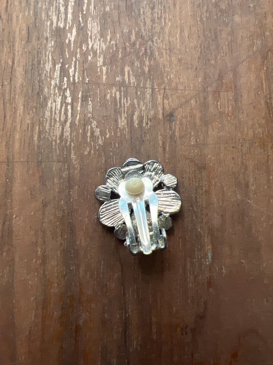 Boucles d'oreille: Vintage Ohrclip, einzeln – D'occasion à Basel par oppo99 1