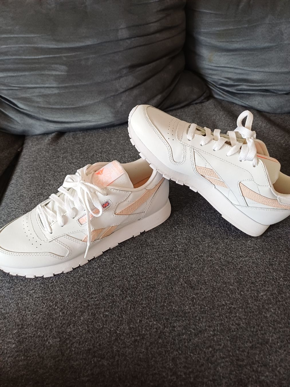 Reebok Scarpe da uomo: reebok taille 40.5 – Nuovo (secondo la descrizione) da Lausanne venduto da RUBY.1990 1