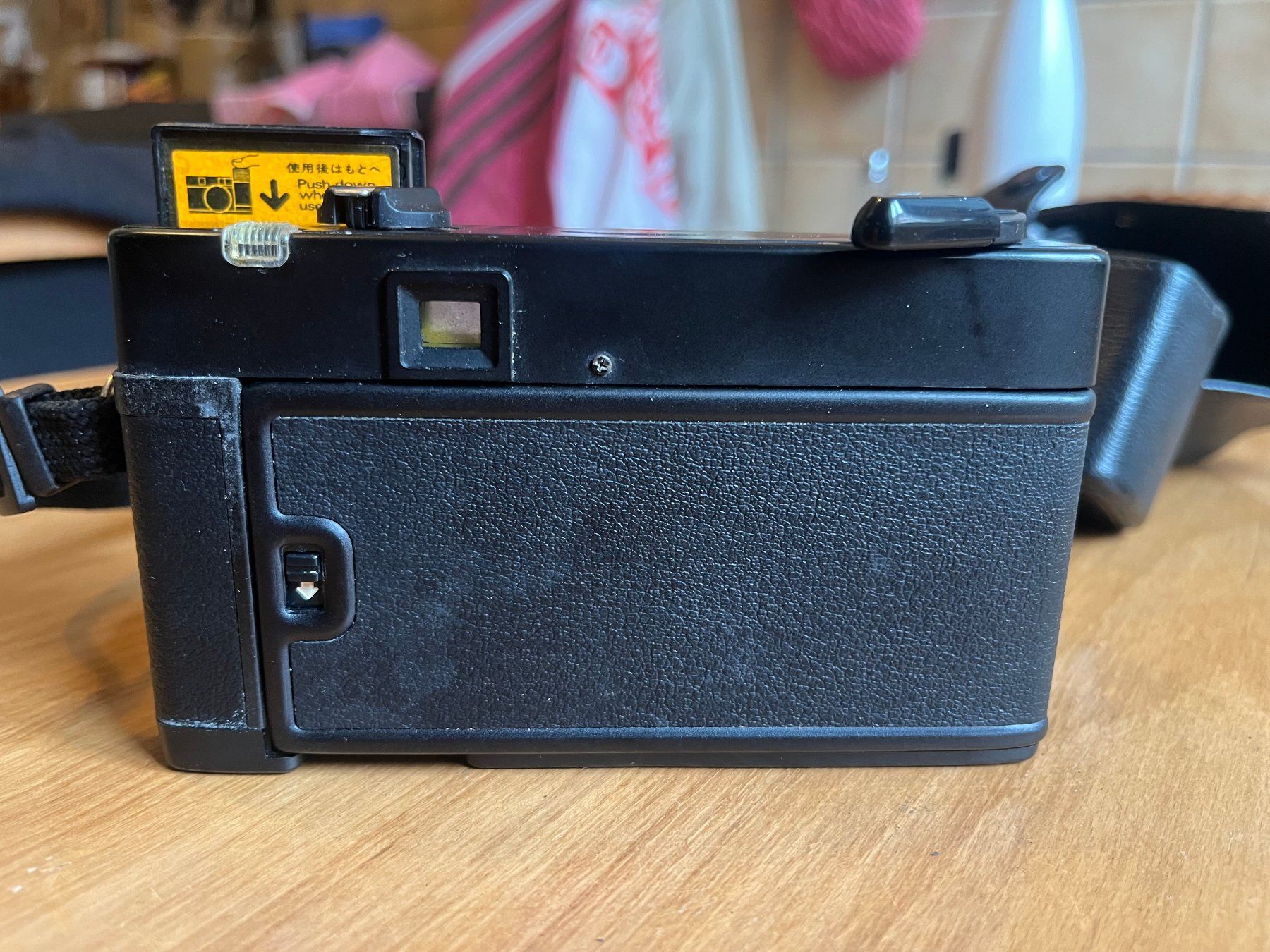 Konica Fotocamera: Konica C35 AF vintage avec flas et étui – Usato da La Chaux-de-Fonds venduto da Simone1180 5