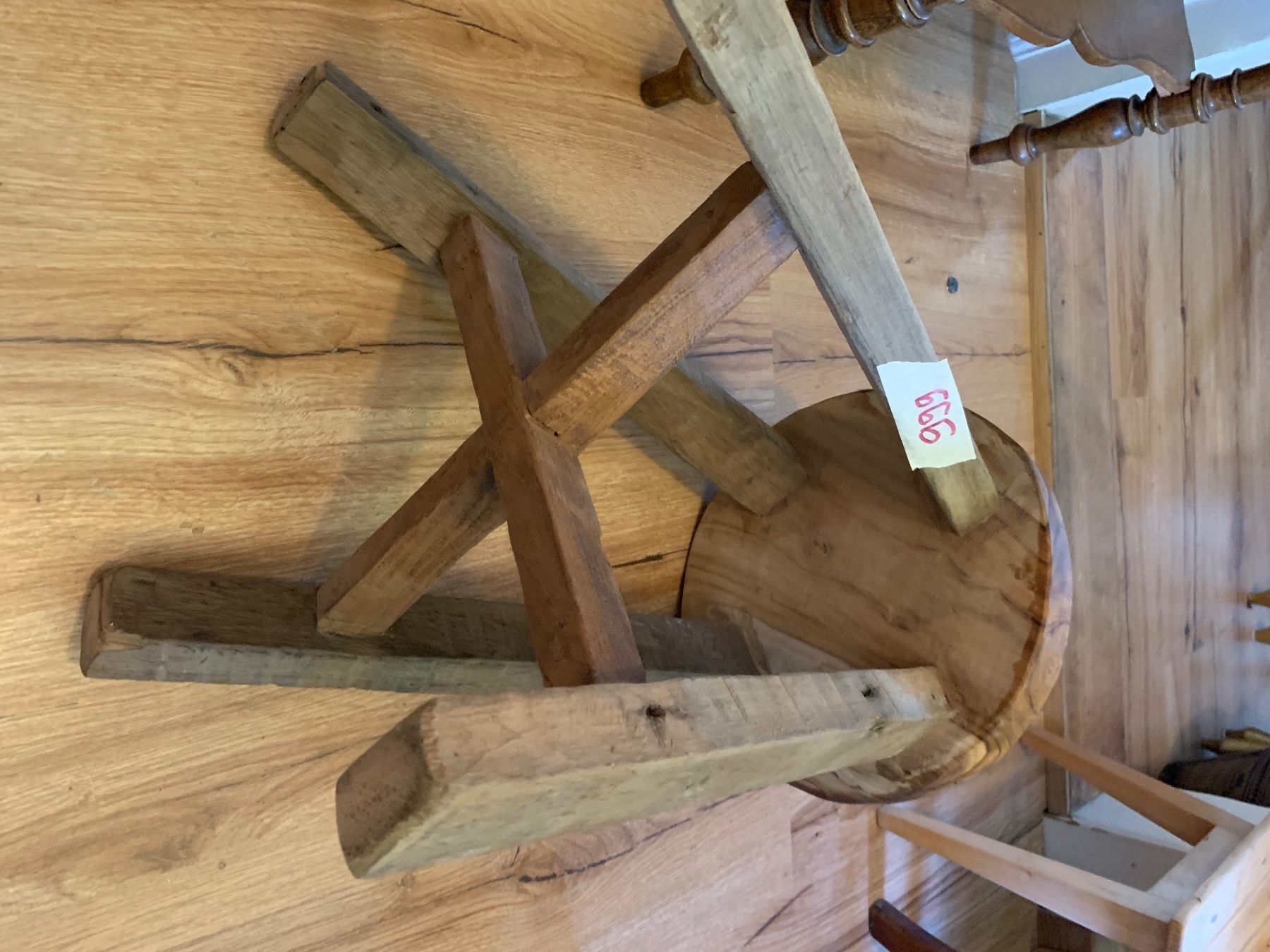 Tabourets: Rustikaler Hocker – D'occasion à Flawil par Naphtali 2