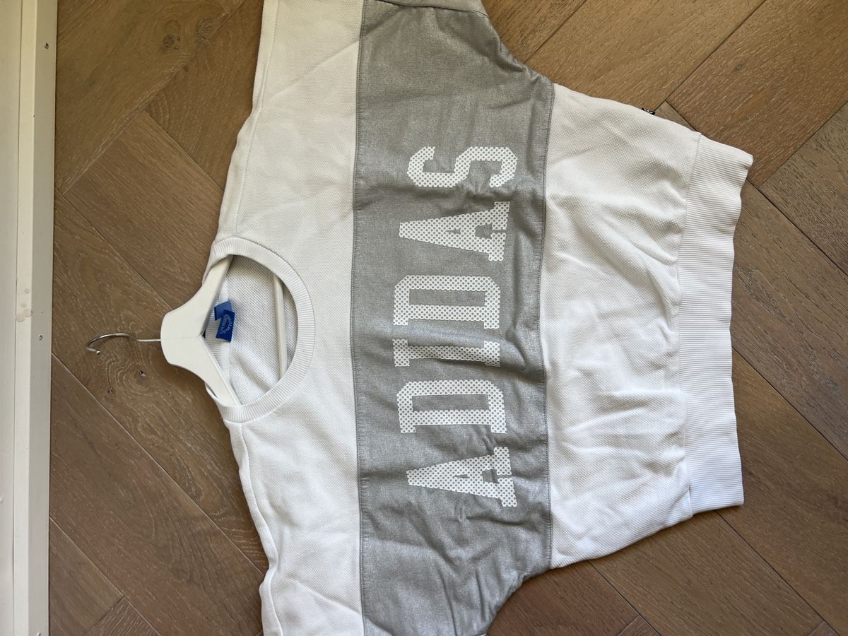 Adidas Maglioni & Felpe: Adidas Sweater in White with Silver Details – Usato da Zürich venduto da Mirouch 3