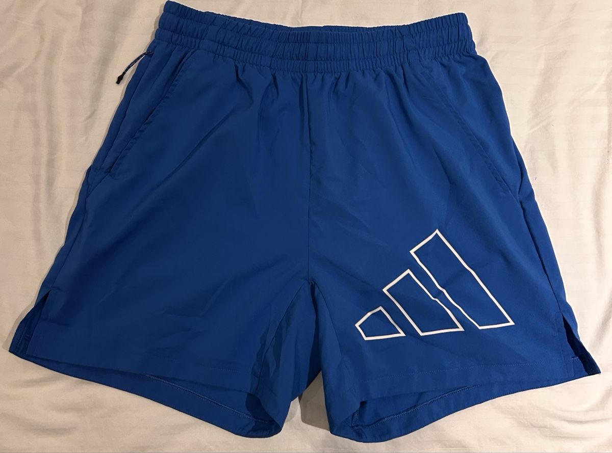 Adidas Hosen: Adidas Shorts – Gebraucht aus Basel von Christopher123 1