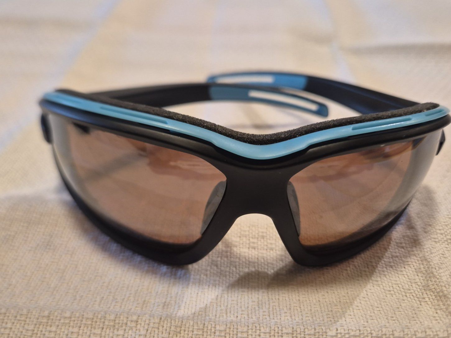 Brillen & Gläser: Sportsonnenbrille – Gebraucht aus Vella von Platetg13