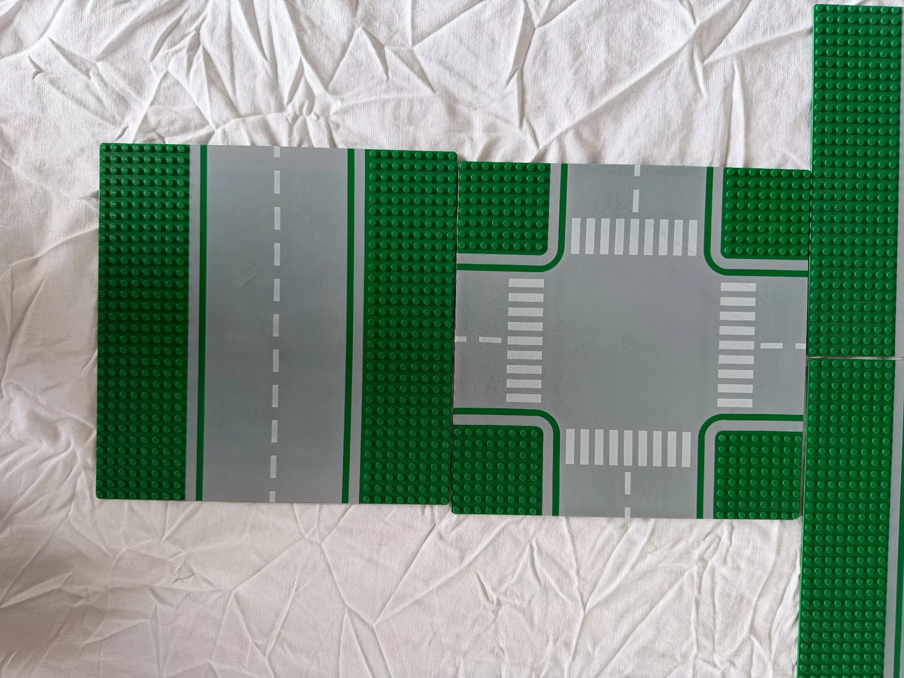 Lego Kit di costruzioni: Baseplate Road – Usato da Neftenbach venduto da Elitebricks 1