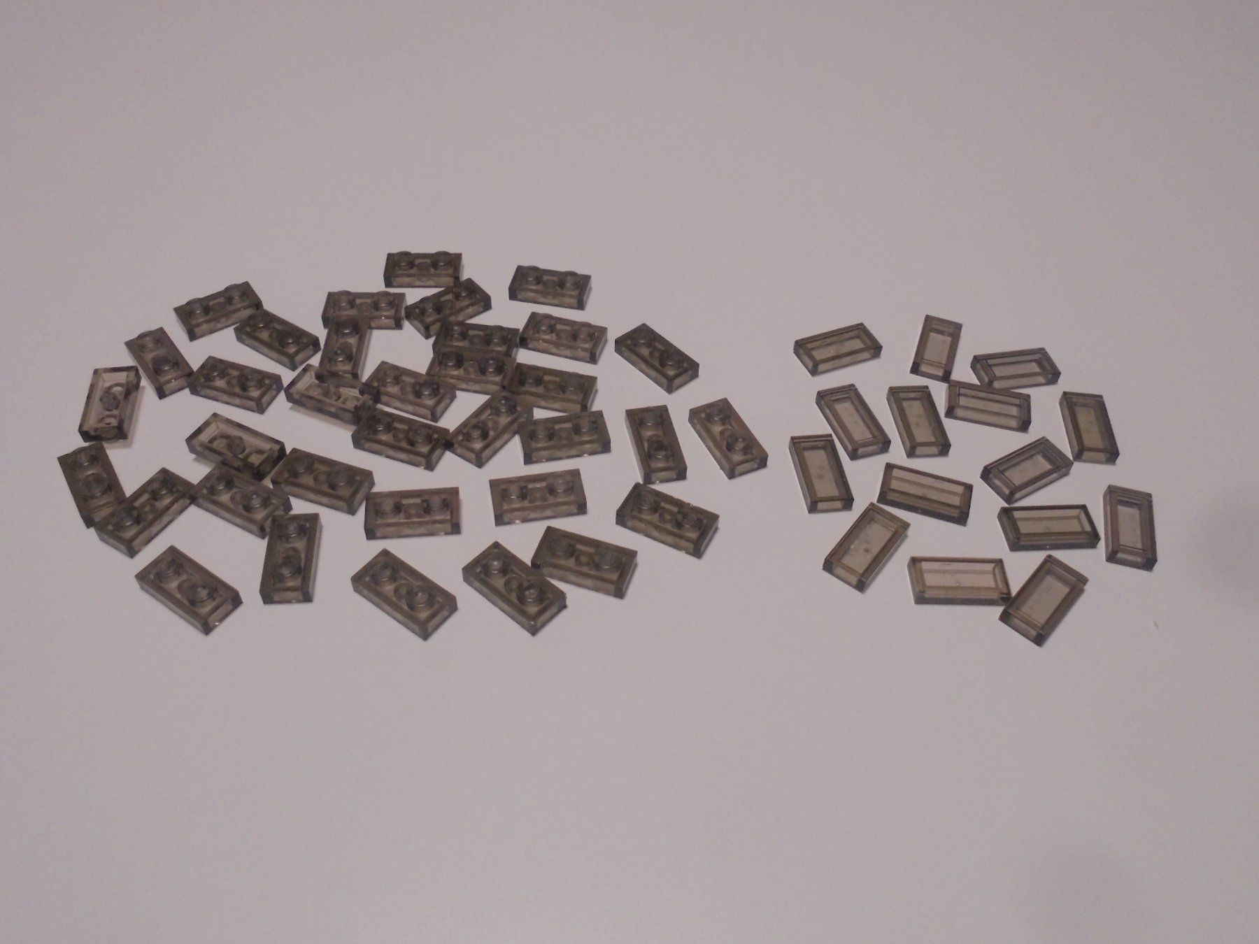 Lego Giocattoli: LEGO - 50 - TRANSPARENTE - GRAUE - PLÄTTLI - 2 X 1 – Usato da Gelterkinden venduto da ajdt4