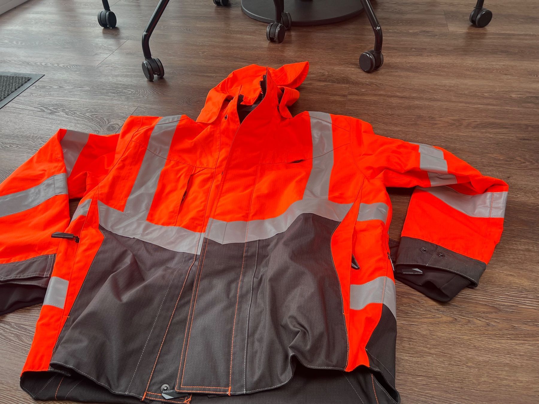 Giacche: Mascot Jacke Gr. M, NEU – Nuovo (secondo la descrizione) da Rorschacherberg venduto da Thurbo1