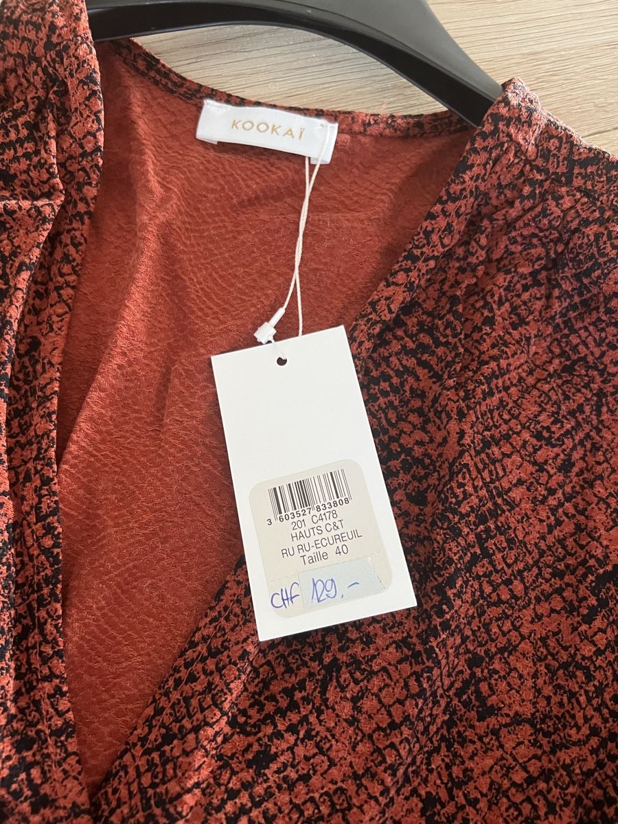 Kookai Tops: Chemisier Kookai neuf taille 40 serpent – Neu und originalverpackt aus La Chaux-de-Fonds von GabrielaKlein 1