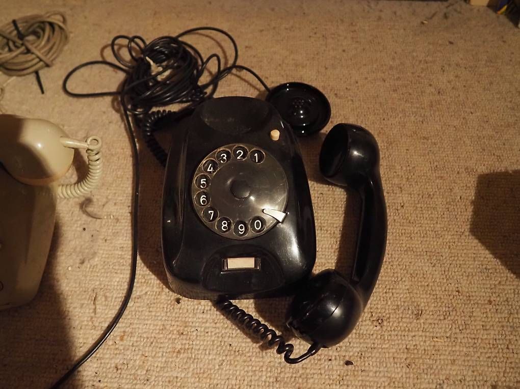Telefoni: 3 alte Wählscheiben Telefone – Difettoso da Schänis venduto da Wewu 1