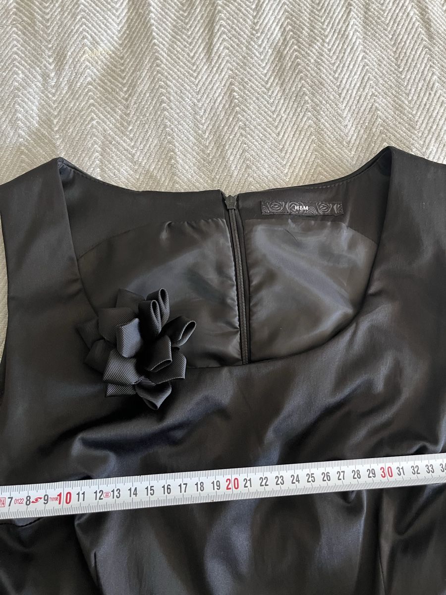 Vestiti: Kleid schwarz mit Gurt, guter Zustand – Usato da Olten venduto da sae_82z2 4