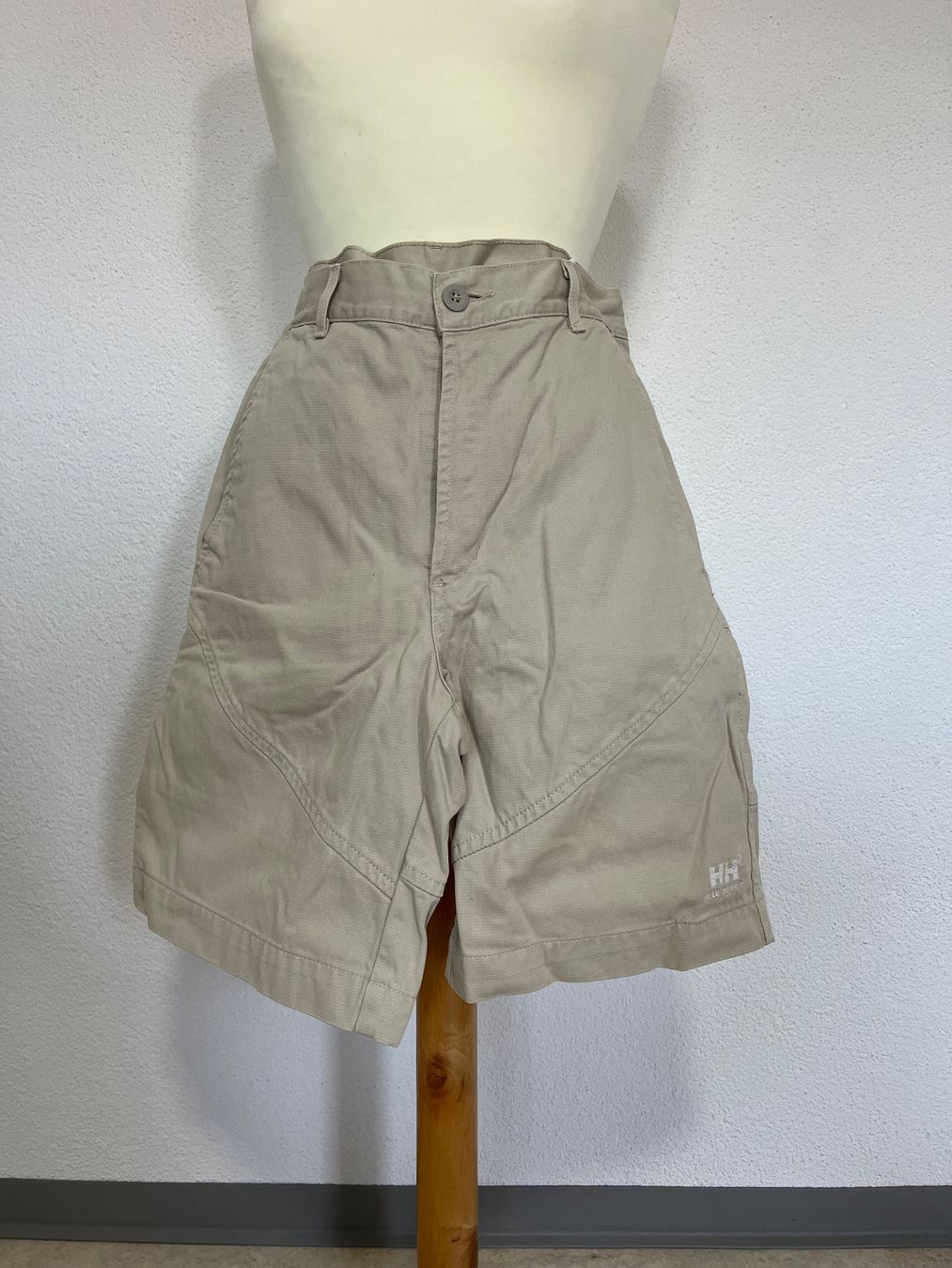 Helly Hansen Hosen: Helly Hansen Cargo Shorts, Grösse 31/43 – Gebraucht aus Thalheim von karmabis_