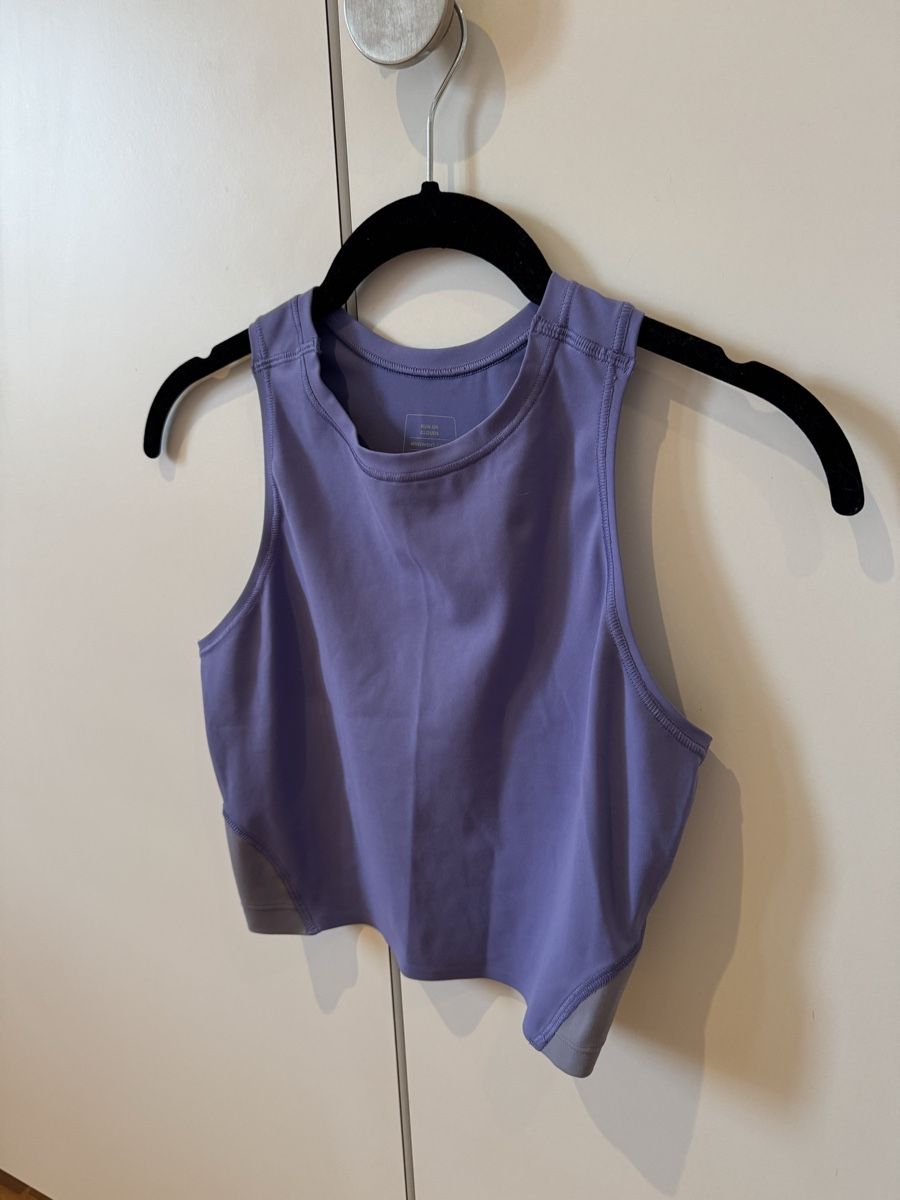 Top: On Running Movement Crop - Small – Usato da Küsnacht ZH venduto da lia_lf7y 3