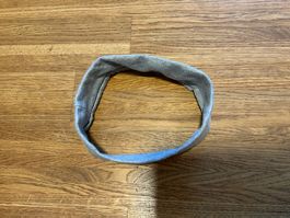 Praktisches Haarband (grau) Bandeau pour cheveux (gris)