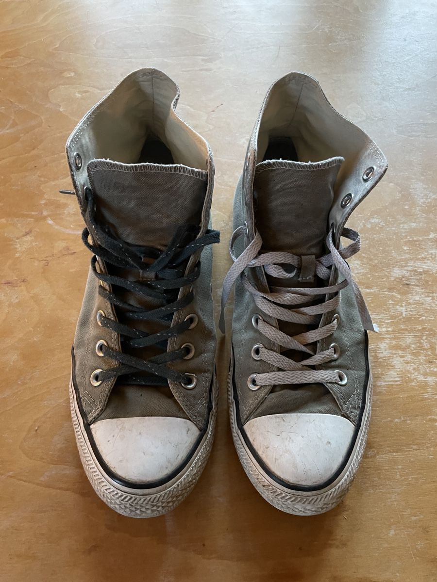 Converse Scarpe da uomo: Ausgetragene Converse All Stars High, Graue, Gr. 43 – Usato da Unterseen venduto da marijn 1