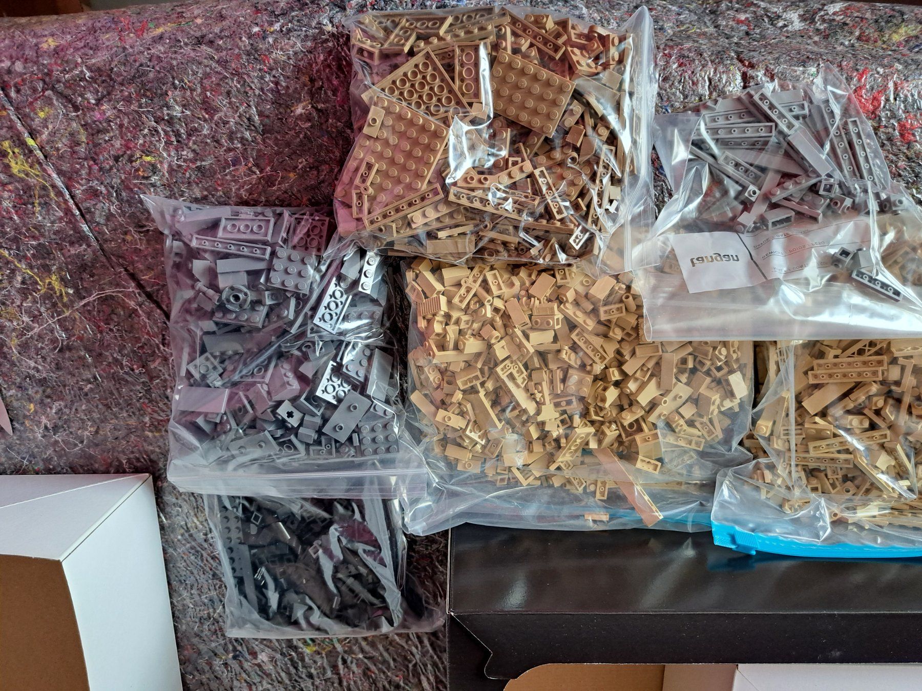 Lego Kit di costruzioni: Lego Notre Dame – Nuovo (secondo la descrizione) da Heimberg venduto da Te23BLS 2