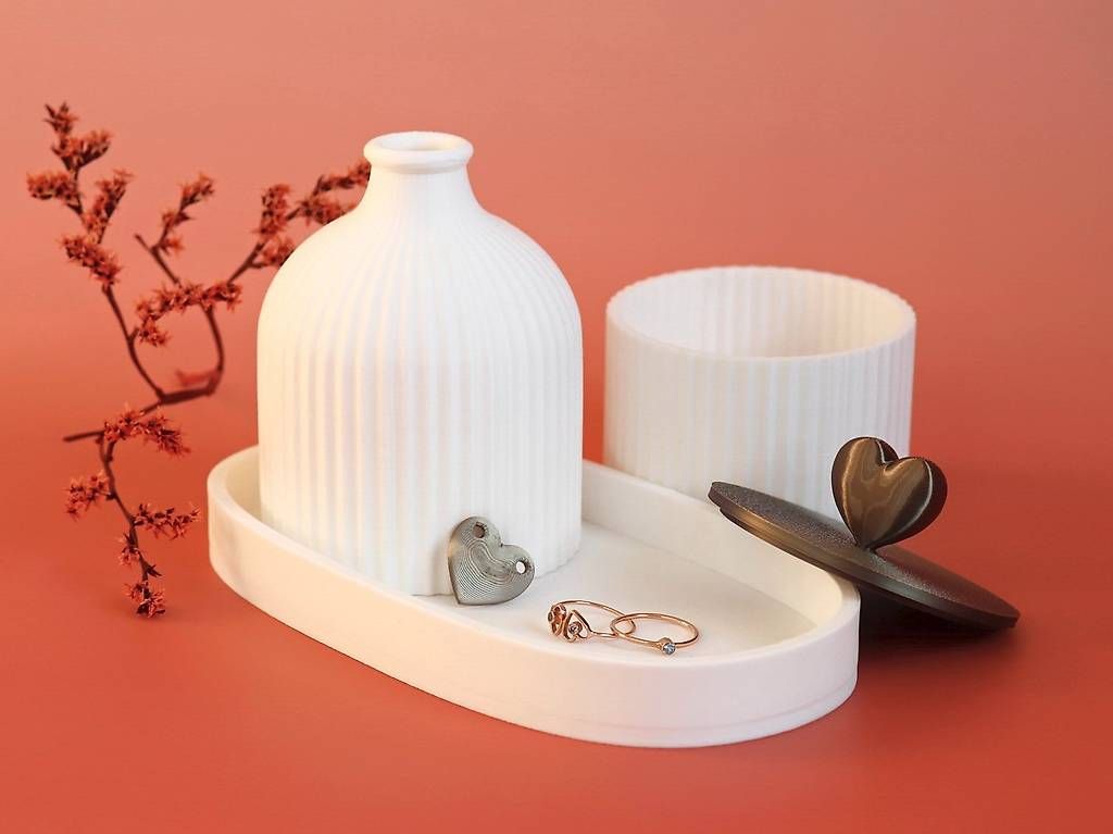 Vasen & Gefässe: Ensemble Rangement Élégant  Vase Blanc & Plateau Bijoux – Gebraucht aus Le Landeron von Alpira3D 2