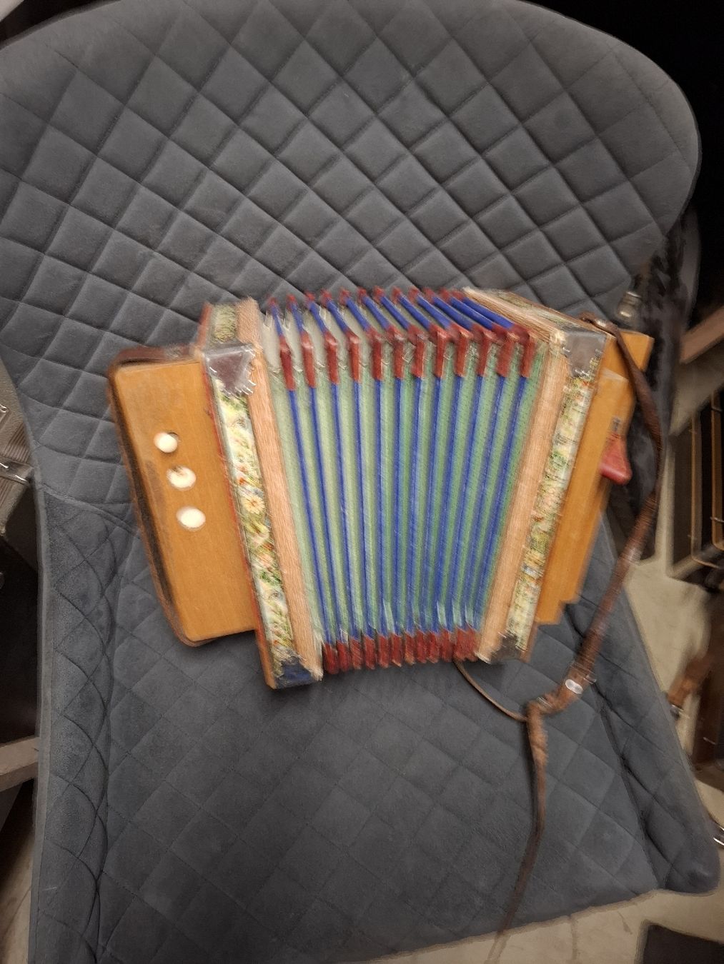 Strumenti musicali: schwyzerorgeli – Usato da Villeneuve venduto da BibiVintage 2