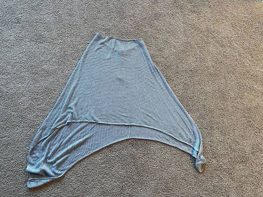 Boleros: Hellblaue Poncho – Gebraucht aus Herisau von Ciaoschein 2