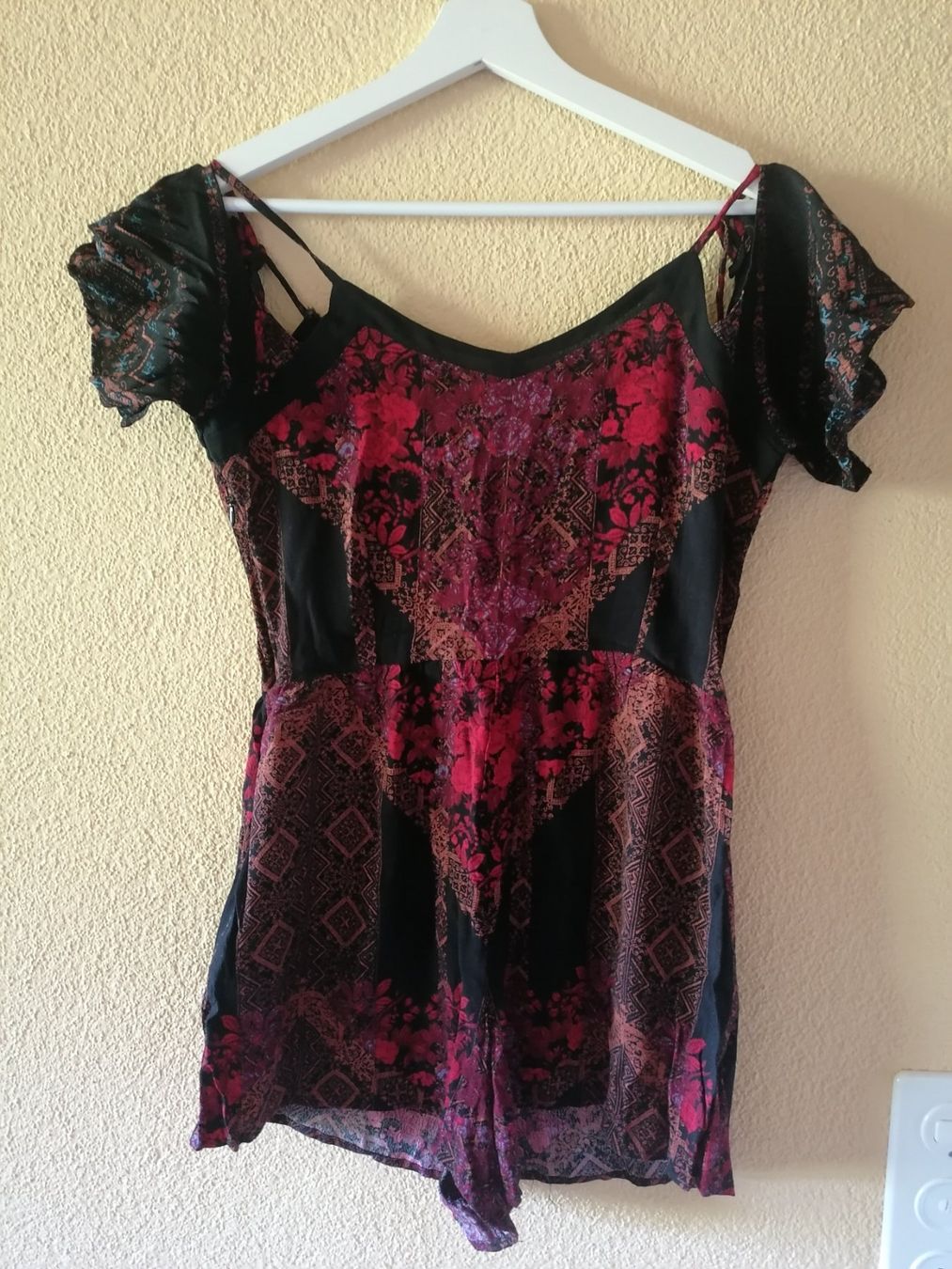 Tute: Kendall+Kylie Sommer Jumpsuit – Usato da Marbach LU venduto da BitsAndBobs 1