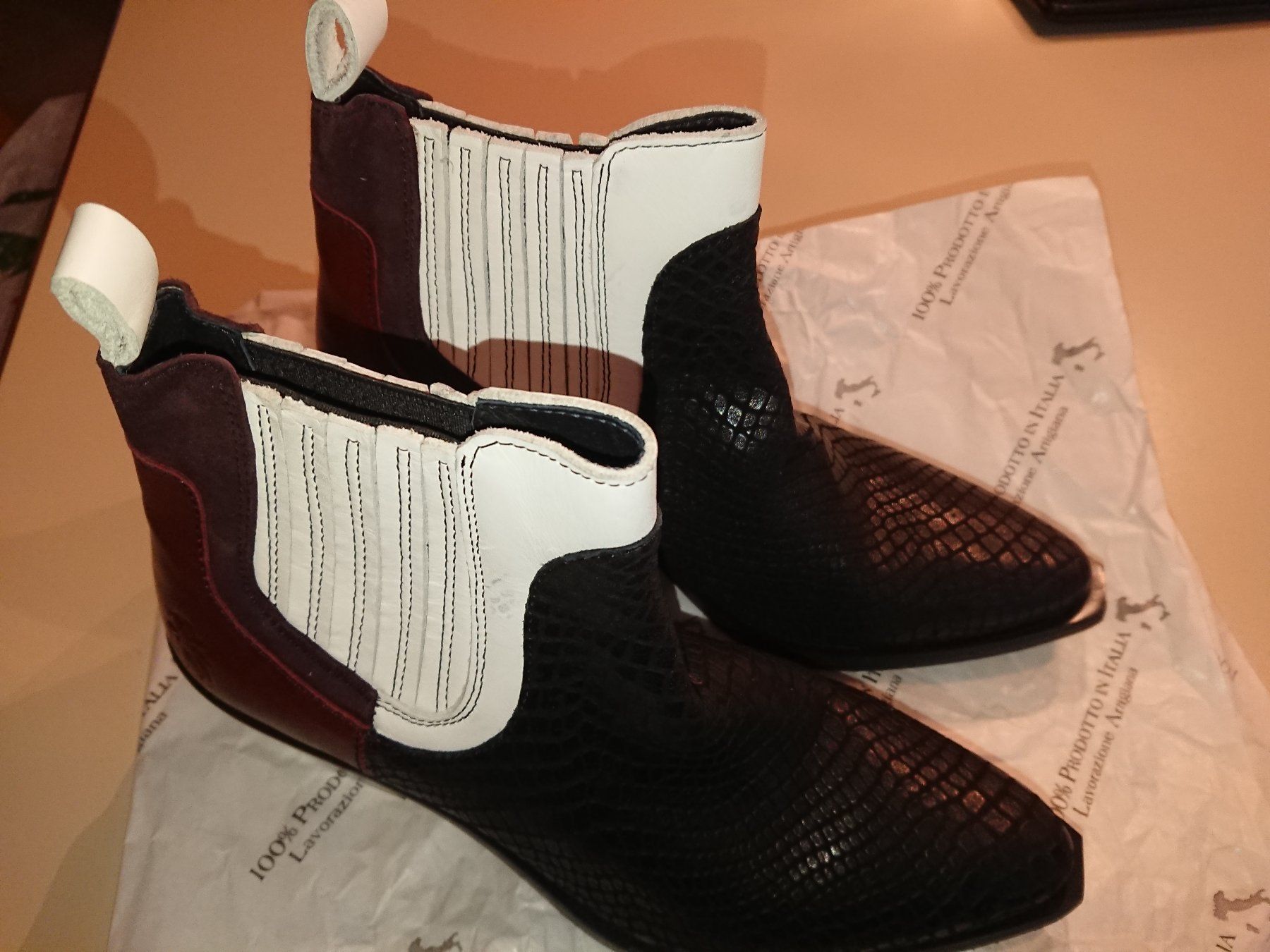 Scarpe da donna: Stiefeletten (neu), Leder – Nuovo (secondo la descrizione) da Büren an der Aare venduto da creazioneshop 1