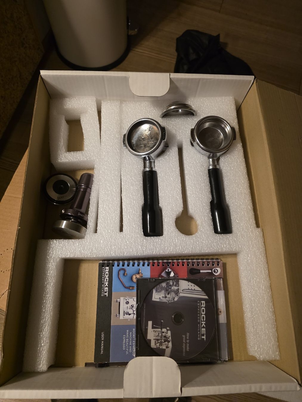 Rocket Macchine per caffè & Macchine per espresso: Espressomaschine Rocket Appartamento + Mühle Bezzera – Usato da Lichtensteig venduto da Polsterwerk 9