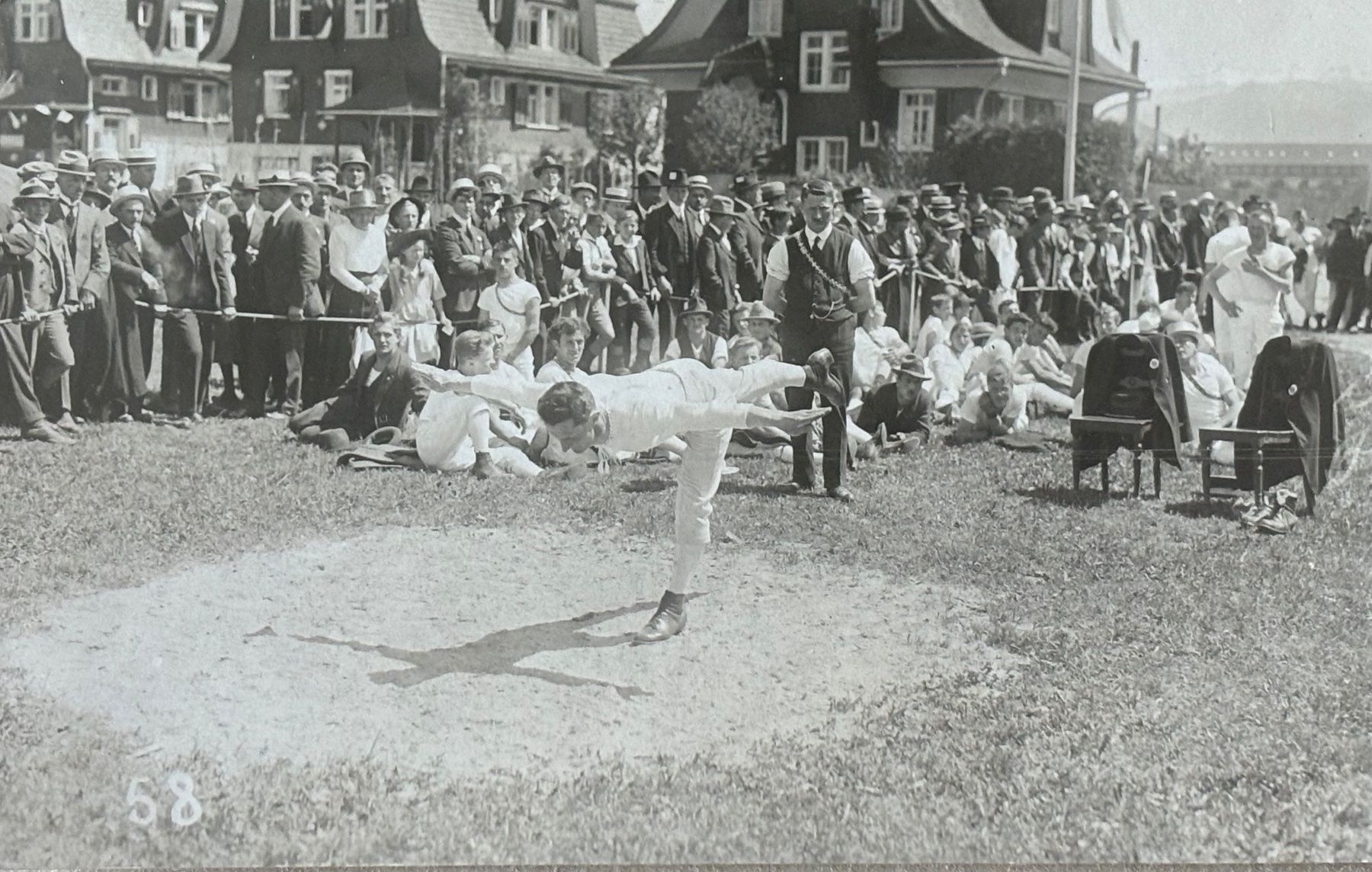 Cartoline postali: Echtfoto, Turnfest, Turnen – Usato da Frauenfeld venduto da Merk52