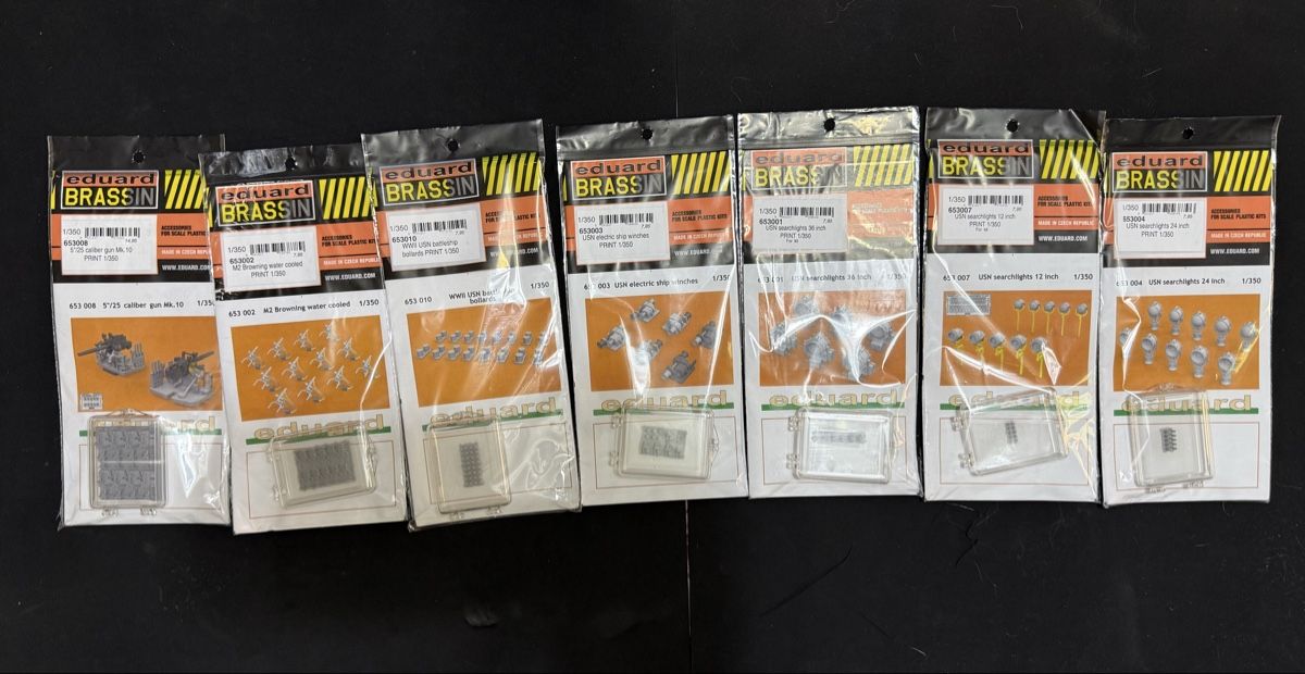 Kit di modellismo & Modellini statici: Kits Eduard US Navy 1/350 – Nuovo (secondo la descrizione) da St-Barthélemy VD venduto da gor_7wsv