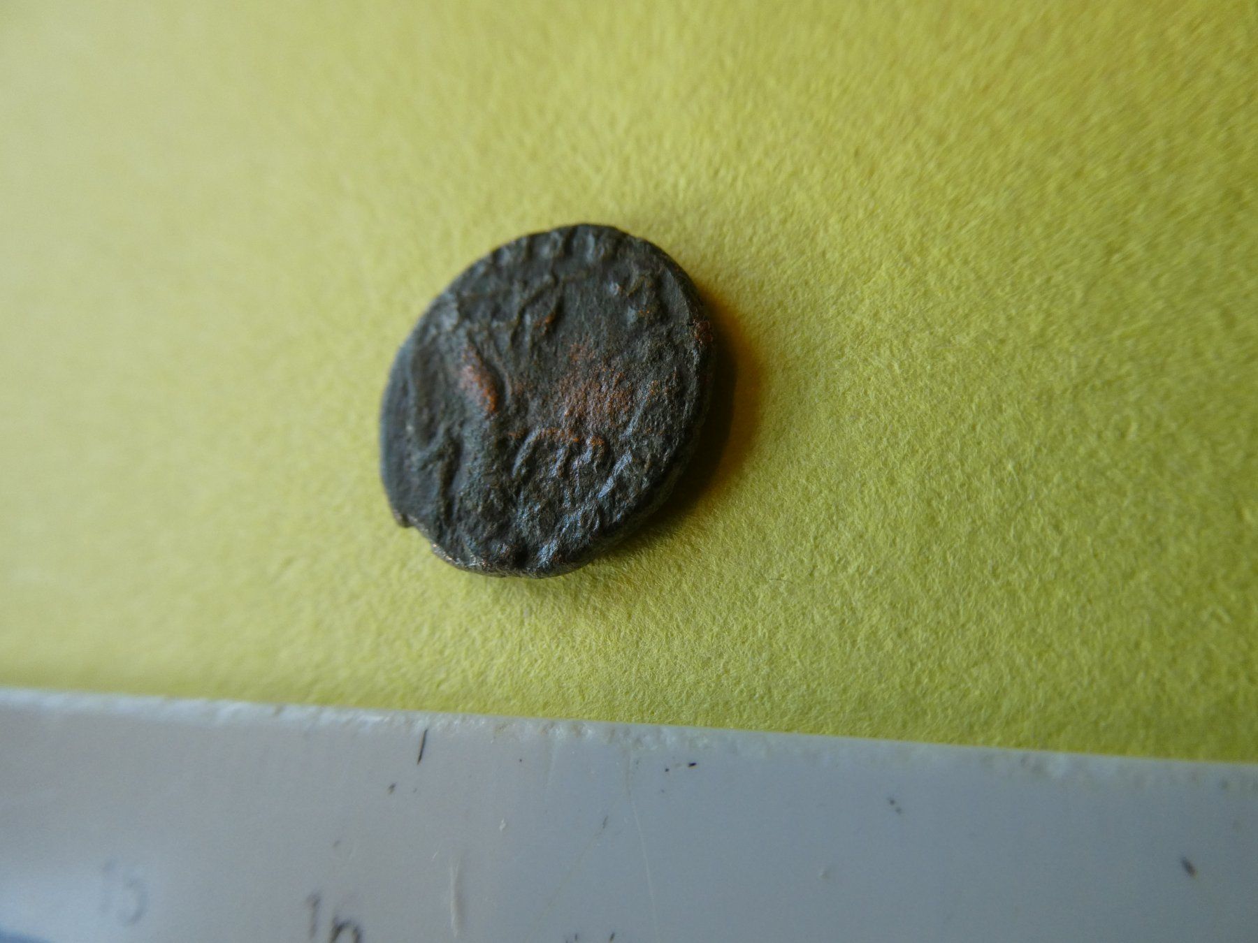 Tutti le monete: uralte Bronzemünze   14 mm     1.90 g – Usato da Hinterforst venduto da Rohusri 3