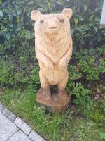 Kettensägengeschnitzter Bär