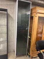 Vitrine – modern, weiss/grau