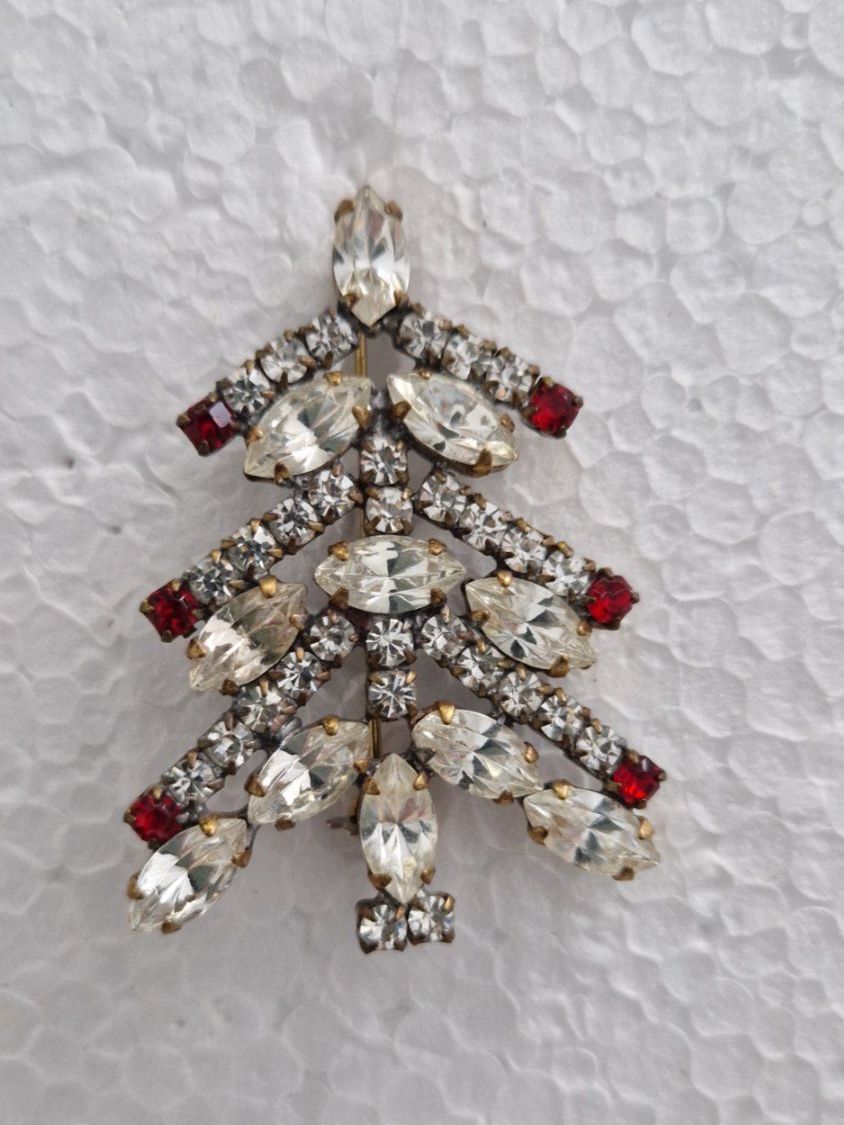 Gablonzer Broches & Aiguilles: Charmante Gablonzer Weihnachtsbrosche – D'occasion à Oberwil BL par ehrenamt