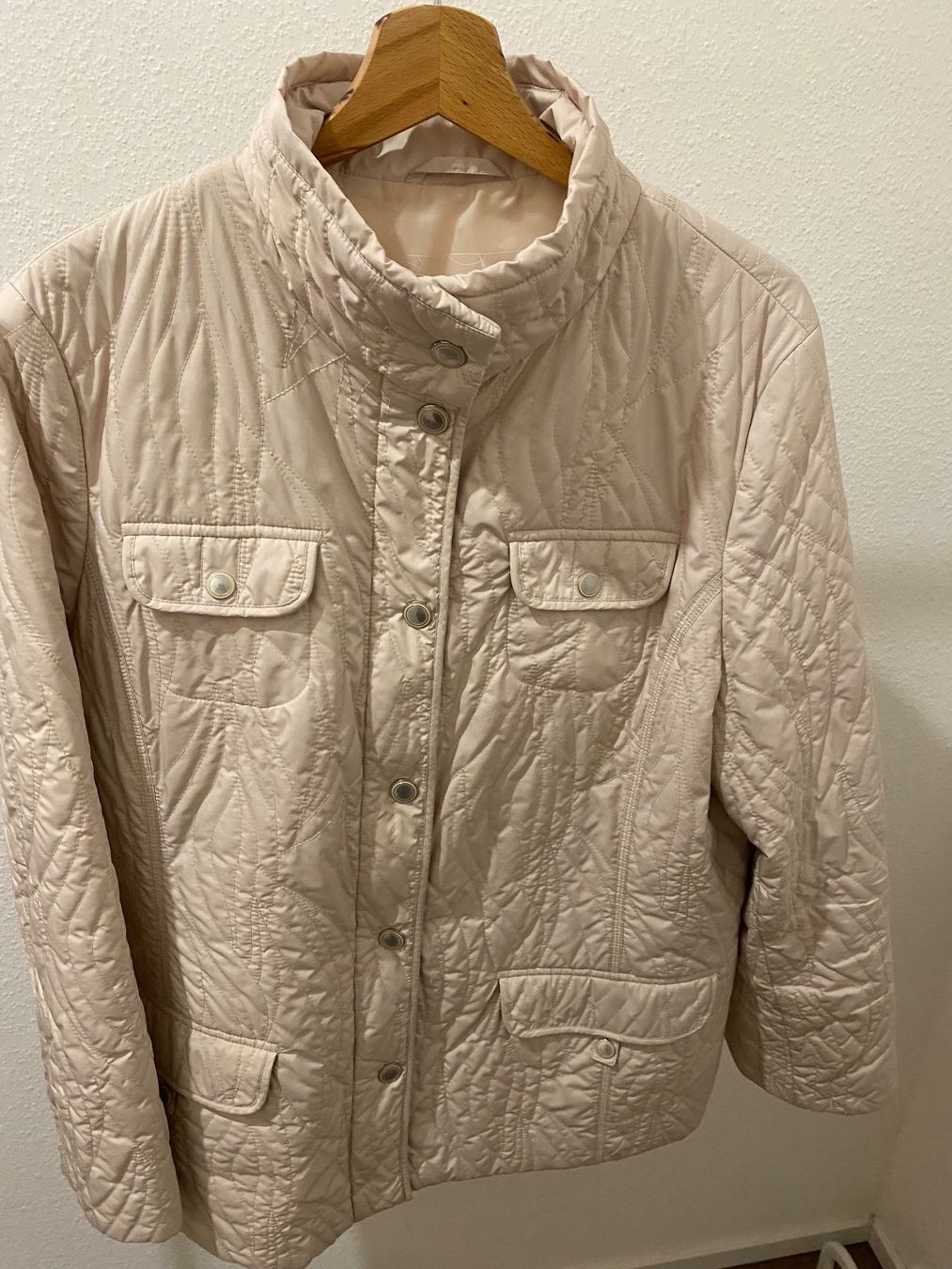 Gerry Weber Giacche: Gerry Weber leichte Jacke beige Gr. 44 – Usato da Pratteln venduto da a23_j2gs 1