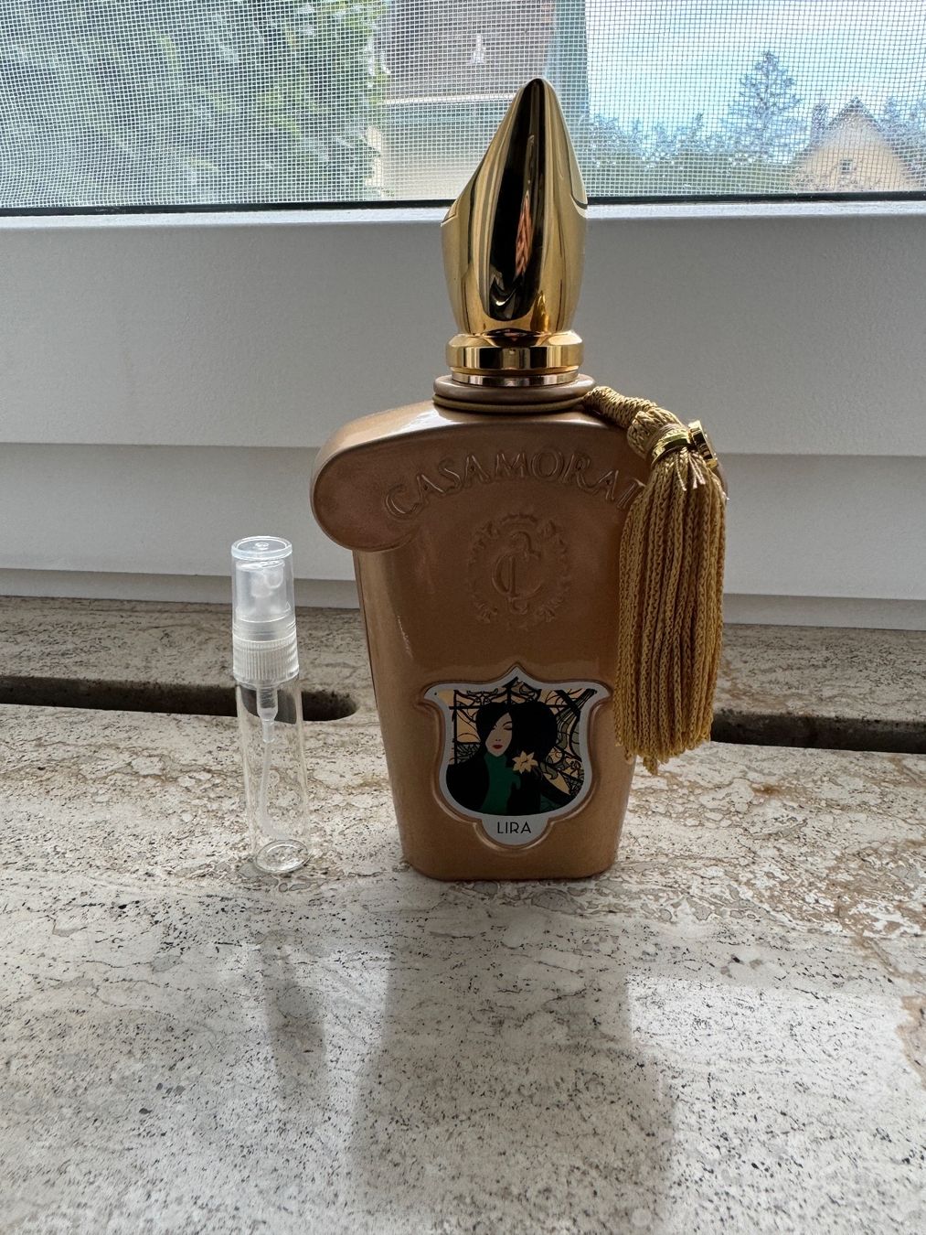 Xerjoff Profumi & Eau de Toilette: Lira Casamorati 2ml abfüllung/atomizer – Nuovo (secondo la descrizione) da Zürich venduto da Lovelyperfumes