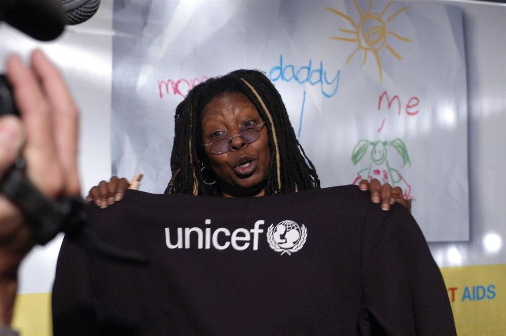 Maglioni & Felpe: Exklusiv: UNICEF HOODIE - L – Nuovo e nell'imballaggio originale da Zürich venduto da UNICEF 3