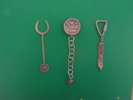 Drei alte Schlüssel-Halter-Silber