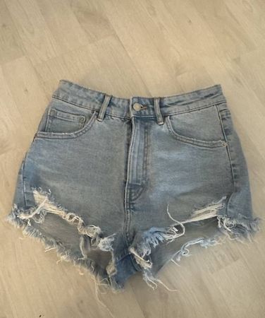 Zara Jeans Shorts Hotpants, Gr. 34, hellblau