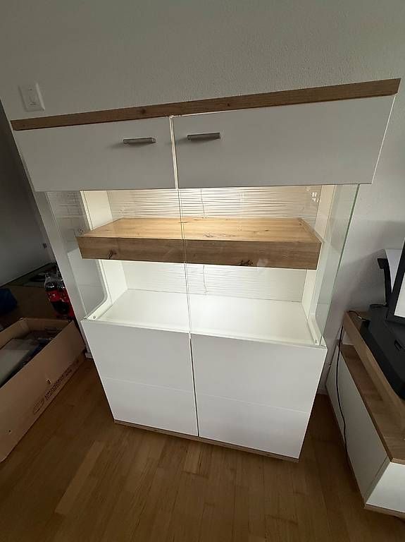 Credenze: Highboard mit Beleuchtung – Usato da Herrenschwanden venduto da Mar_Wy
