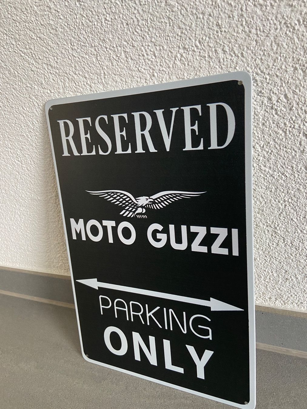 Insegne: Vintage Blechschild RESERVED MOTO GUZZI – Nuovo e nell'imballaggio originale da Seon venduto da Aaargauer01 9